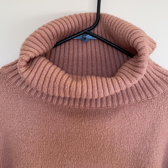 Oversized Pink Turtleneck Sweater - Picture 7 of 7